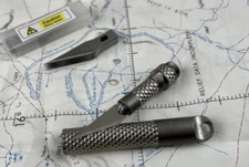 CountyComm Maratac Key Ring Titanium Collapsible Scalpel (with 18 spare blades)