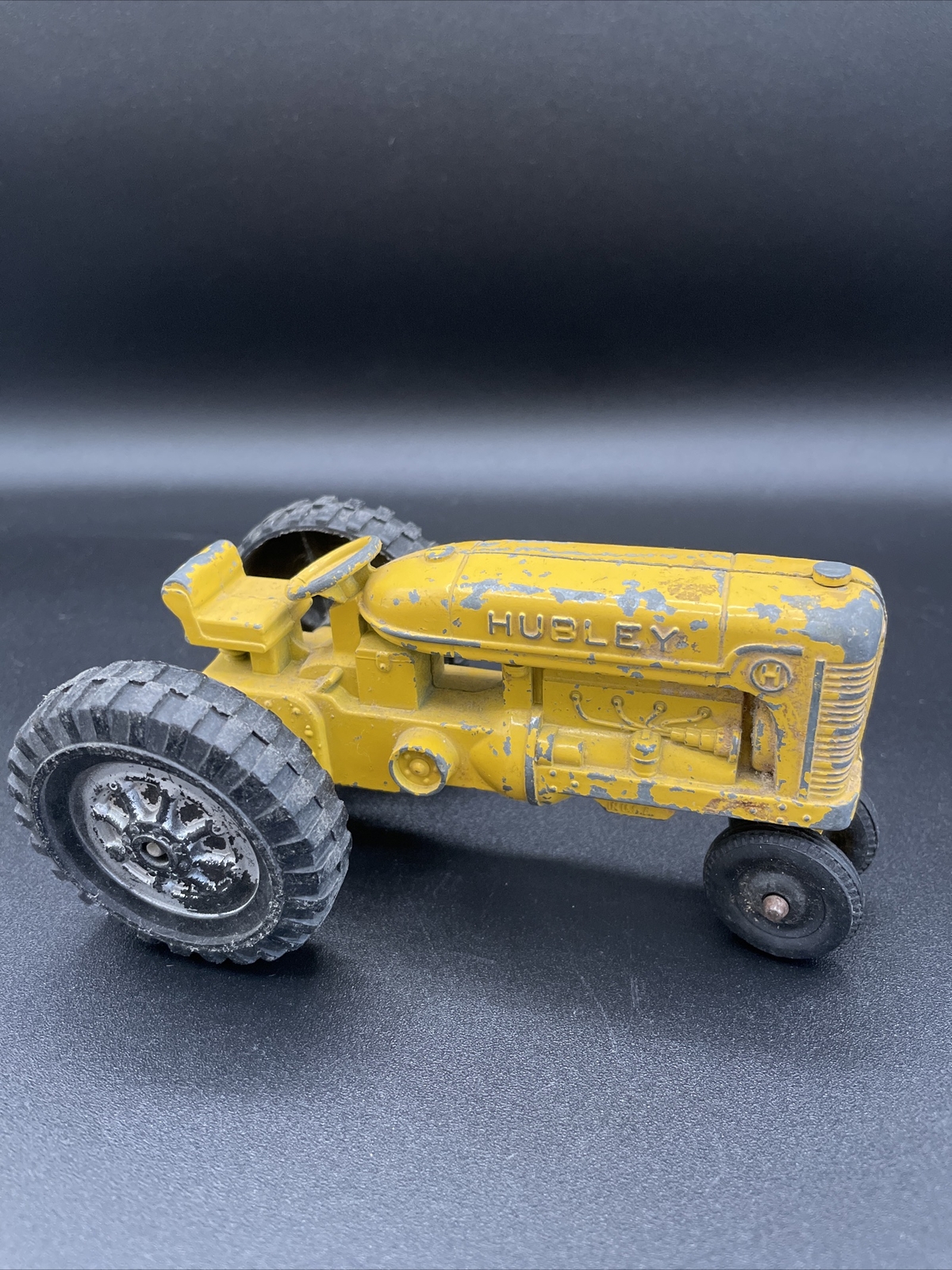 VINTAGE HUBLEY DIE CAST KIDDIE TOY TRACTOR MADE IN U.S.A. YELLOW