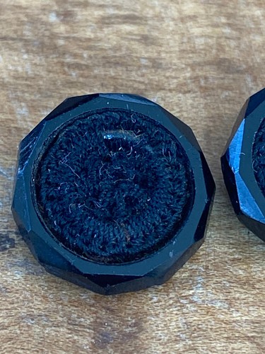 10 pairs of small vintage black glass mourning buttons, various patterns - Picture 18 of 21