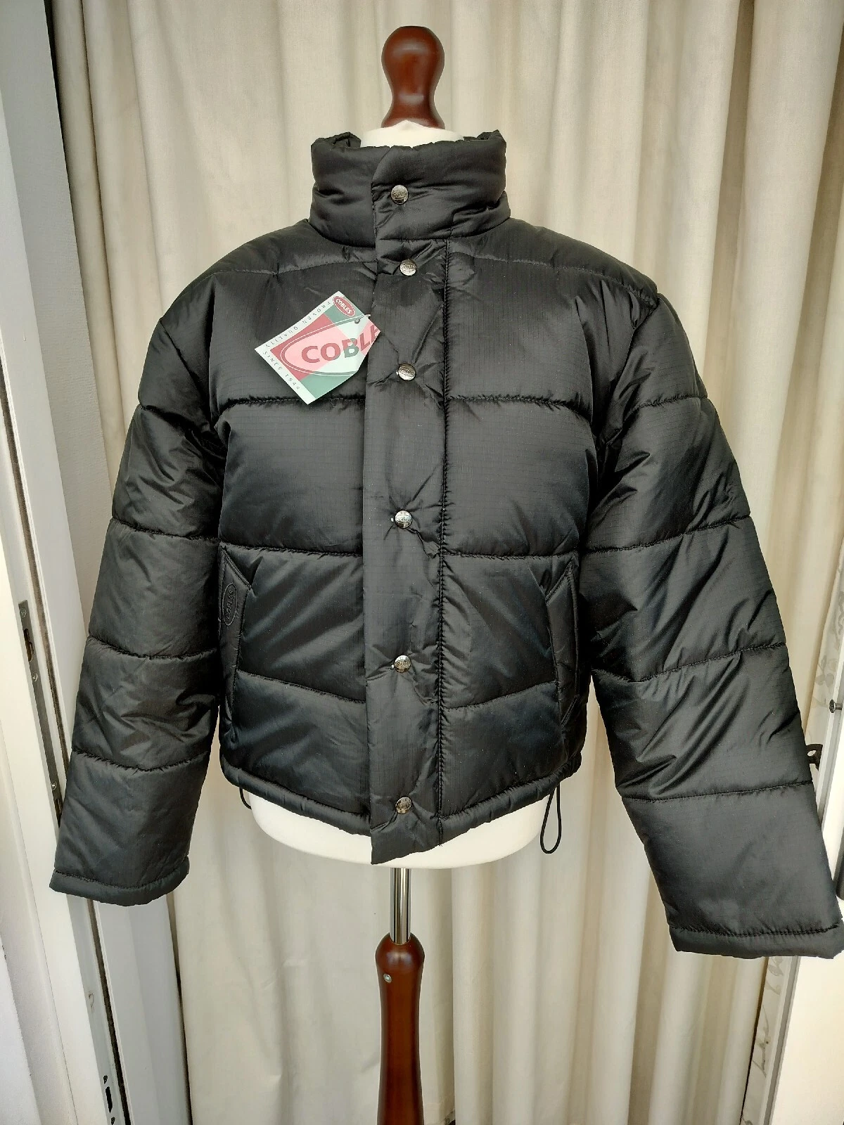 Black Puffer Jacket with Hood in Collar Size: S