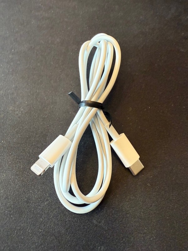 Apple 1m Lightning to USB-C Charging Cable Cord - Genuine OEM