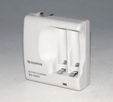 Fujifilm Ni-mh Battery Charger BC-NH01 2 AA or 2 AAA 