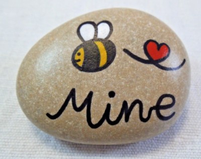 Kiesel Kunst und Handwerk. Handbemalte Steine, Steine, 'Bienenmine', einzigartiges Geschenk