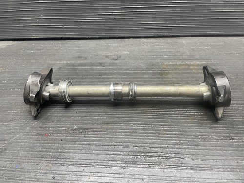 2023 Yamaha YZF R7 Rear wheel axle and spacers #32525
