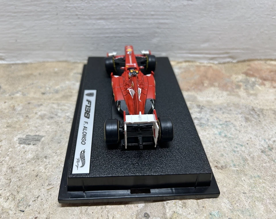 FERRARI F138 2013 FERNANDO ALONSO HOT WHEELS- 1/43 - Immagine 3 di 4