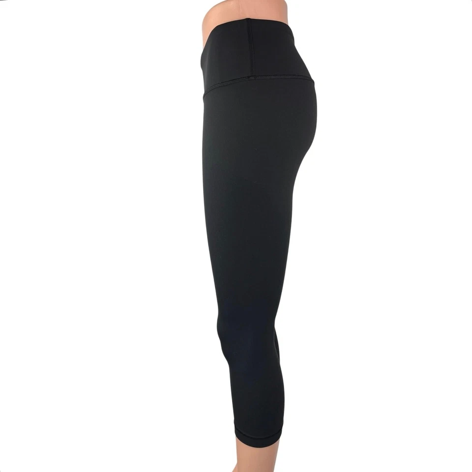 Lululemon Women's Black Low Rise Athletic Yoga Crop Capri Tight Leggings Pants S - Image 2 of 4