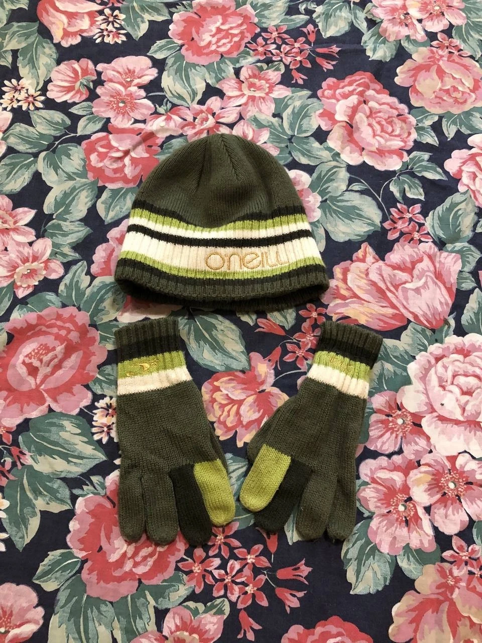 O'neill Ladies Beanie Hat Fleece Gloves Good Used Condition Winter Outdoor Hype