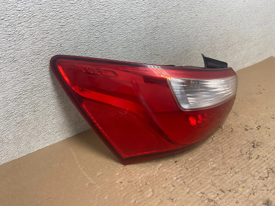 Luz trasera LED lateral izquierda conductor Kia Rio 2012 a 2017 sedán fabricante de equipos originales r1085 DG Foto 3 de 4