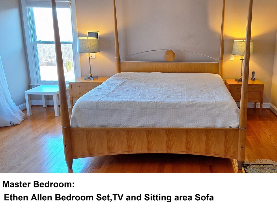 Juego de dormitorio, TV y sofá sentado colección Ethan Allen Radius Foto 3 de 4