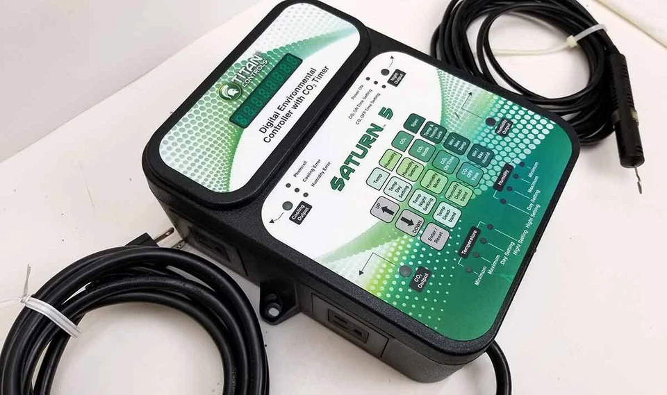 Titan Controls Saturn 5 Digital Environmental Controller, Classic Series - Image 3 of 4