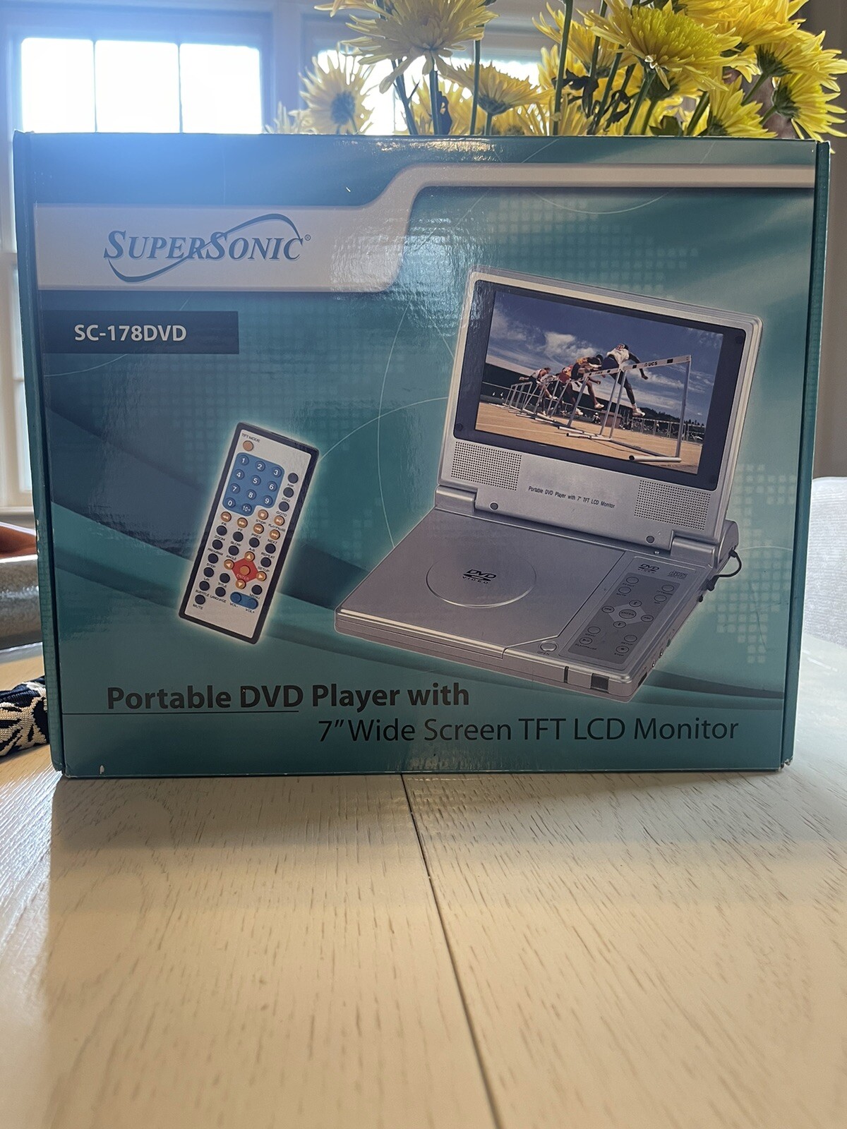 Supersonic SC-178DVD Portable DVD Player (7
