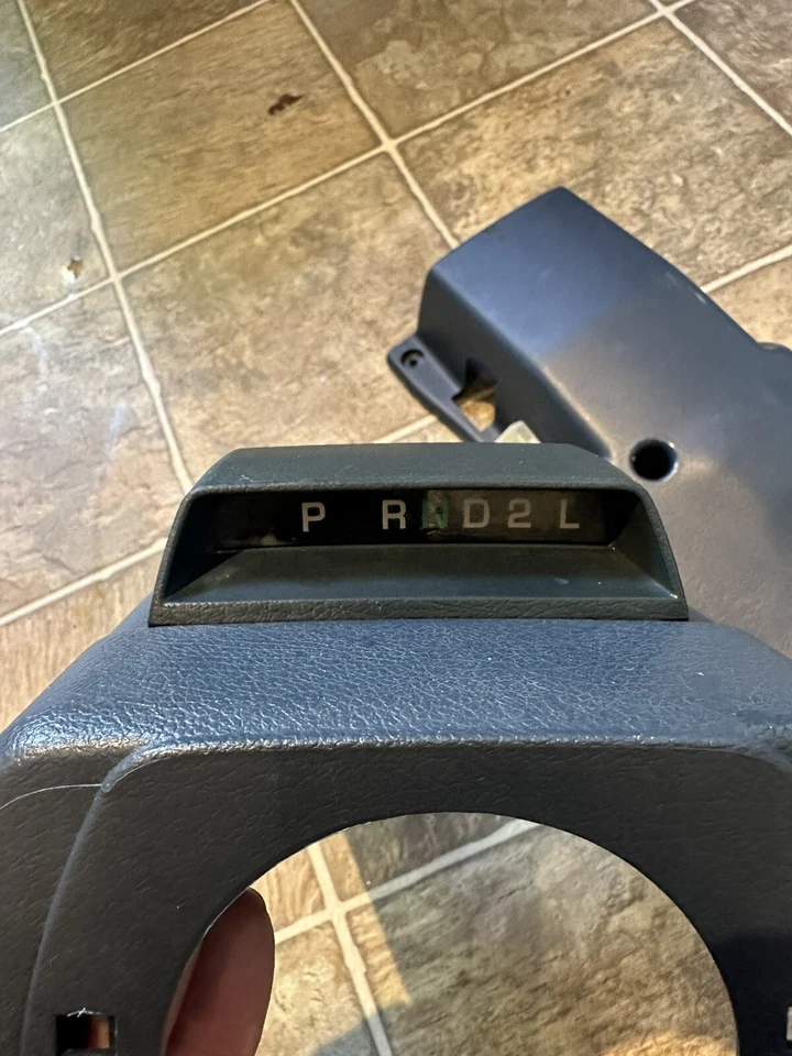 87-96 OEM Mitsubishi Mighty Max Dodge Ram 50 camioneta pickup columna cubierta Foto 2 de 4