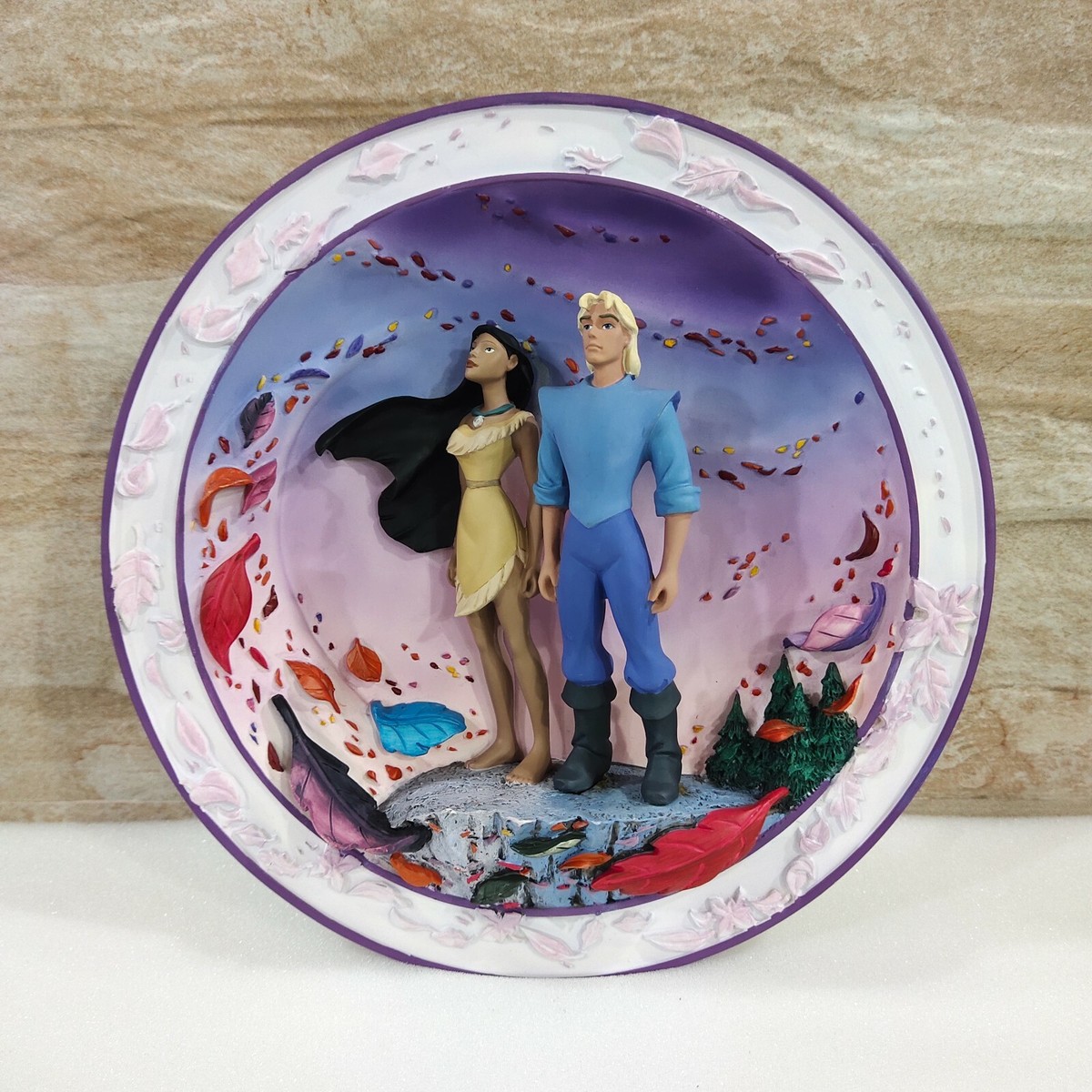 Disney 3D Plate Collection Pocahonats Colors of The Wind 6034/7500