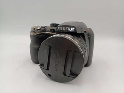Fujifilm FinePix S3200 14MP 24x Optical Zoom Digital Camera with