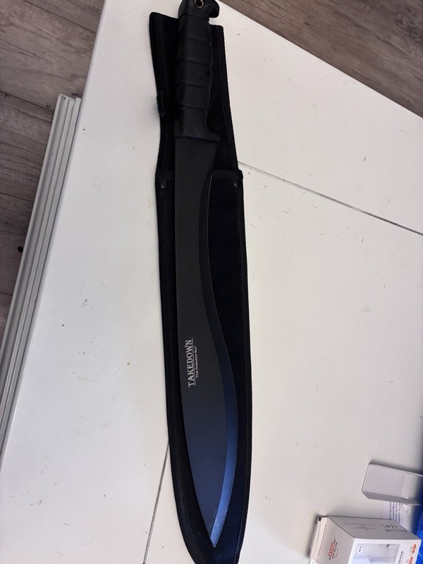 TAKEDOWN Machete/knife