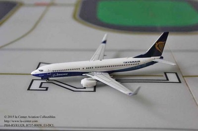 Phoenix Model Ryanair Boeing 737-800W Boeing Color Diecast Model 1:400