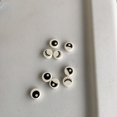LEGO Parts - White Tile, Round 1 x 1 Eye Parts - No 98138 - QTY 9