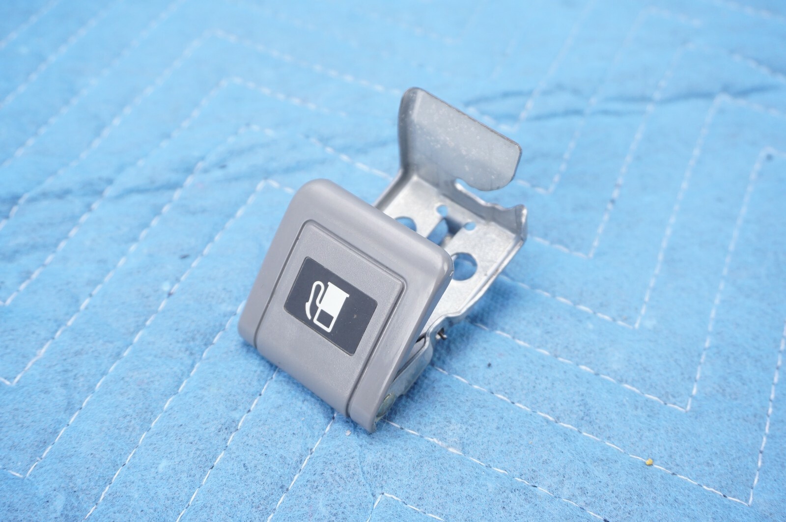 Lexus LX470 Fuel Door Release Lever Gray(stone) 20032007 OEM eBay