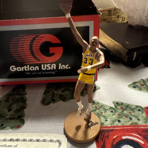 Kareem Abdul-Jabbar 1990 Gartlan Figure The Captain #557 - Picture 2 of 8