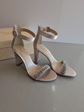 Badgley Mischka Jameson Open Toe Block Heel Shoes Blush Satin Size 9.5