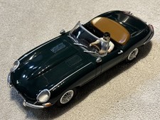 Carrera 1:24 scale 1961 Jaguar E-Type XKE Convertible Carrera Exclusiv slot car