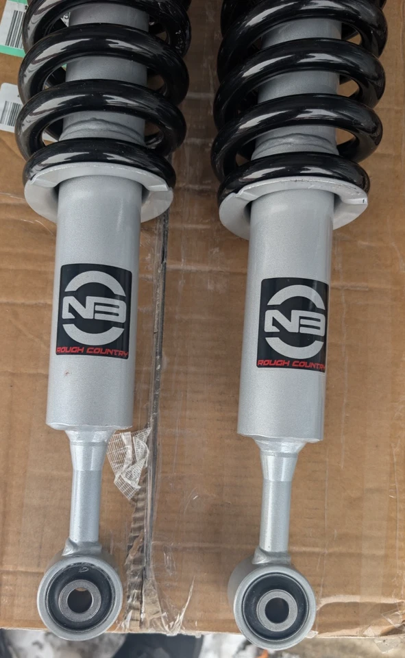 Rough Country N3 Loaded Strut Pair 3" for Toyota 4Runner/FJ 4WD 03-24 501161 - Image 3 of 4