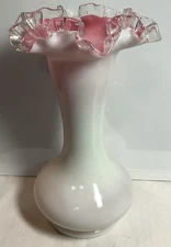 MT1023 Vintage Fenton Silver Crest Art Glass Pink Ruffled Rim Vase 8.25"