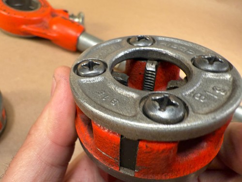 NICE - RIDGID 0-R Pipe Ratchet Threader w/ 4 Dies - 1/4" 3/8" 1/2" 3/4" Cutters - Picture 16 of 19