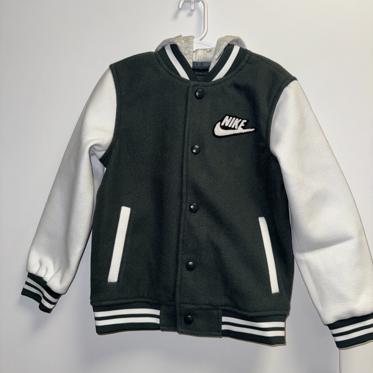 Toddlers Nike vintage green Hooded Varsity Jacket size 6 Toddlers Nike vintage green Hooded Varsity Jacket size 6