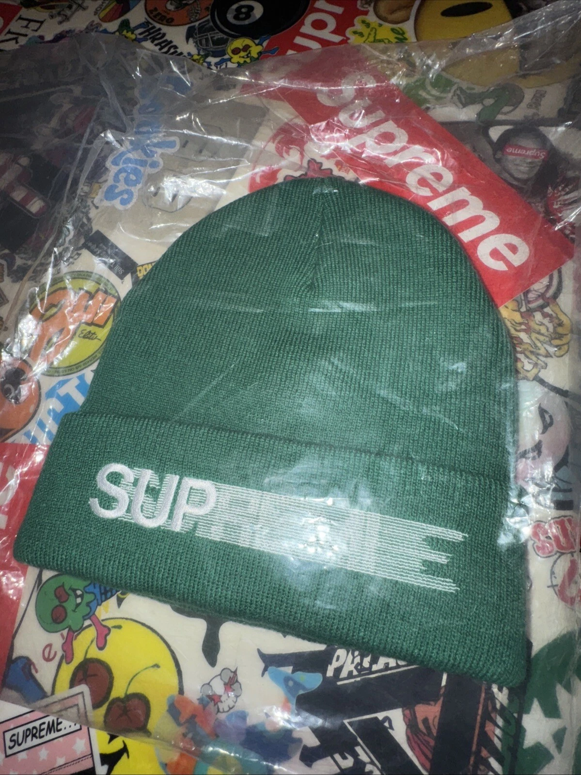 BONNET LOGO SUPREME MOTION vert SS23 neuf