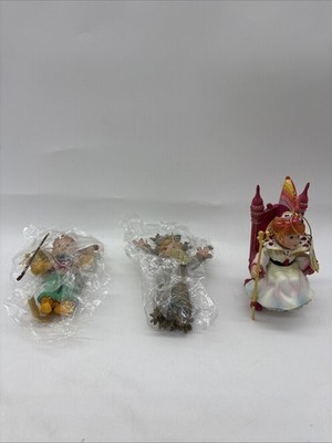 '' The flying monkey'' in  The Wonderful Wizard of Oz   ornament collecctiide G.G.