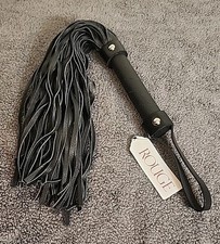 Rouge Short Leather Flogger
