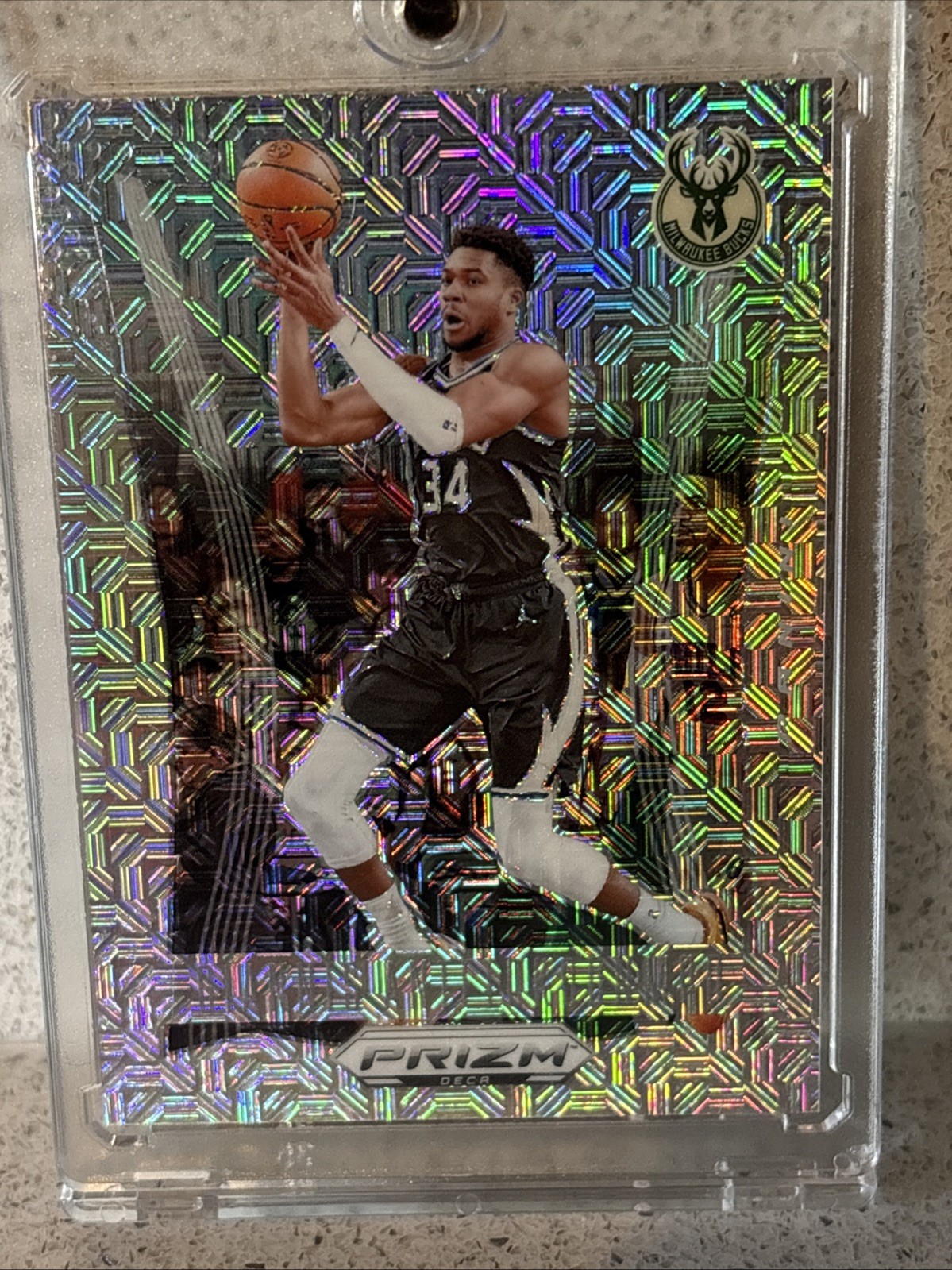 2023-24 Panini Prizm Deca - Giannis Antetokounmpo #120 Mojo Prizm /25