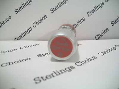 Essence Velvet Matte Lipstick #02 Marshmalove