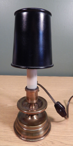VINTAGE HIGH QUALITY SMALL SPACE SOLID BRASS DESK OR HALLWAY LIGHT - Picture 3 of 13