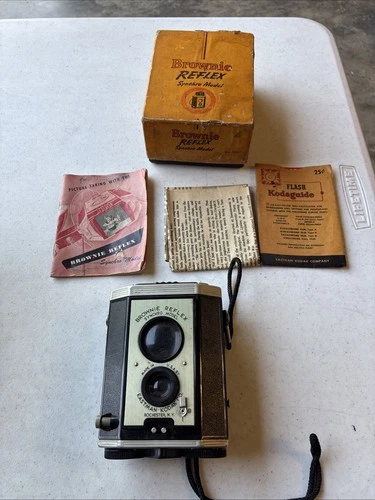 Vintage 1940s Art Deco Eastman Kodak Brownie Reflex Synchro Model Camera W/box