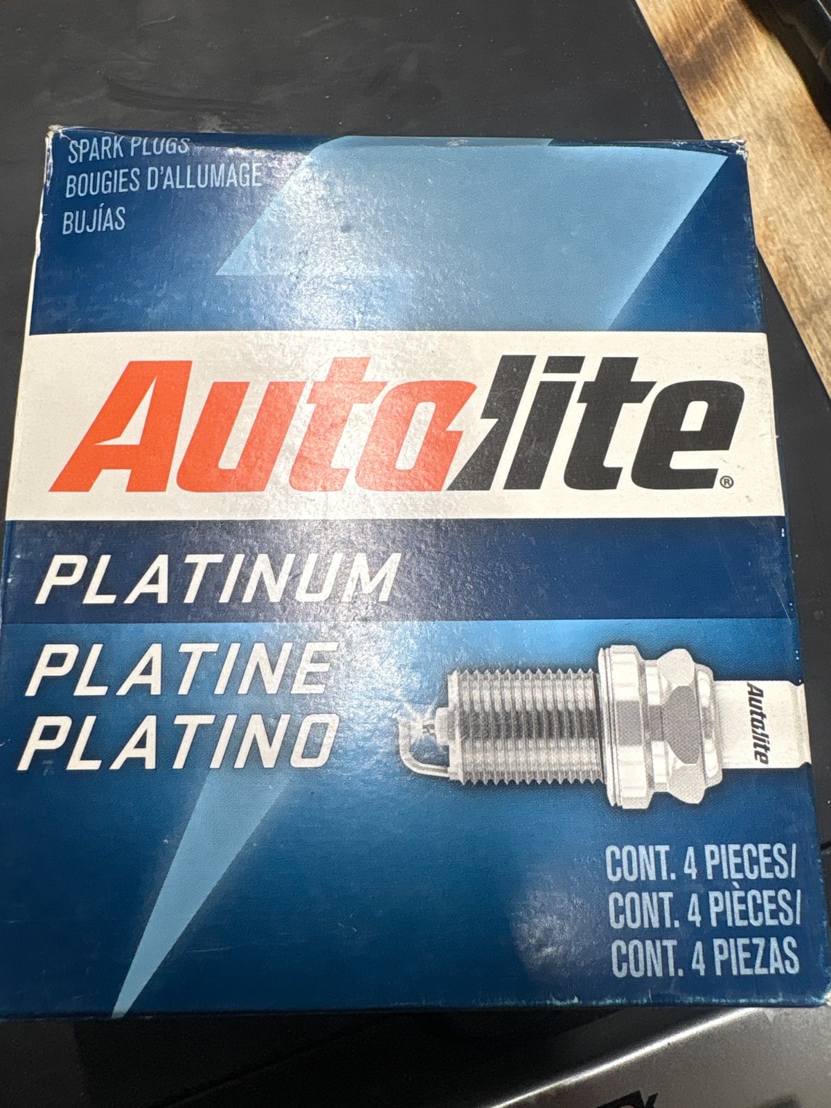 New Genuine Autolite Platinum AP103 Spark Plug Set of 4 Brand New In Box 