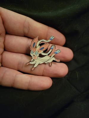 Sylveon Celebrations Collection Pin Pokémon 25th Anniversary
