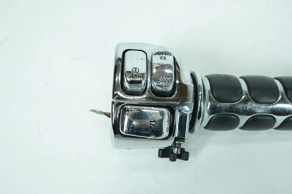 Interruptores de apagado de arranque del motor derecho Harley Softail FLSTCI Heritage 04 controles Foto 2 de 4