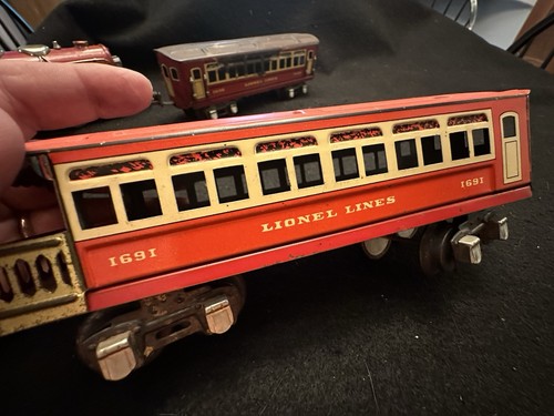 Vintage Lionel Junior Pre-War Passenger Train - Engine, Tender, 1690, & 1691 - Picture 12 of 12