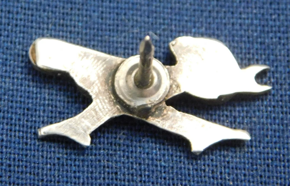 ZUNI STERLING Multi Stone Inlay Textured HANDMADE ROADRUNNER TIE TACK Estate - Image 2 of 2