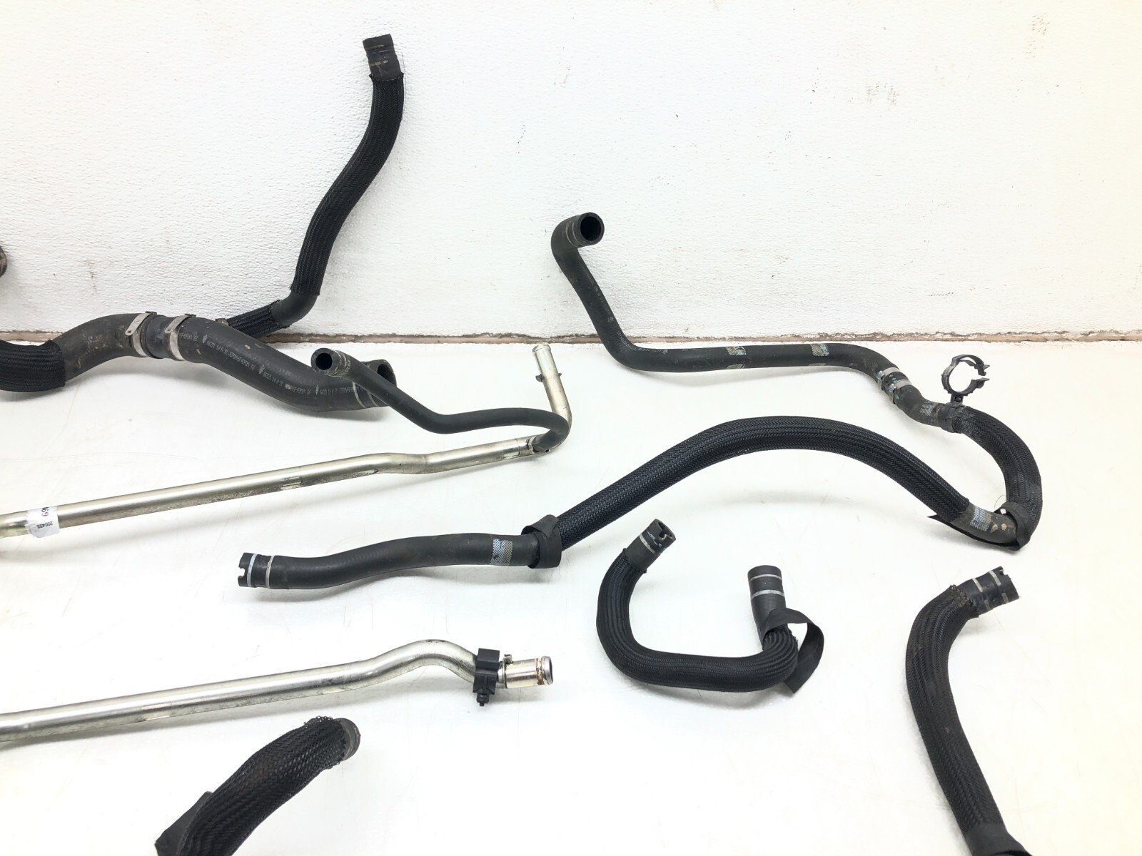 2014-2019 MASERATI GHIBLI SQ4 ENGINE RADIATOR COOLANT HEAT WATER HOSE PIPE OEM.