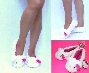 hello kitty womens slippers