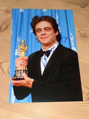 Oscar BENICIO DEL TORO Originalautogramm GROSSFOTO! 