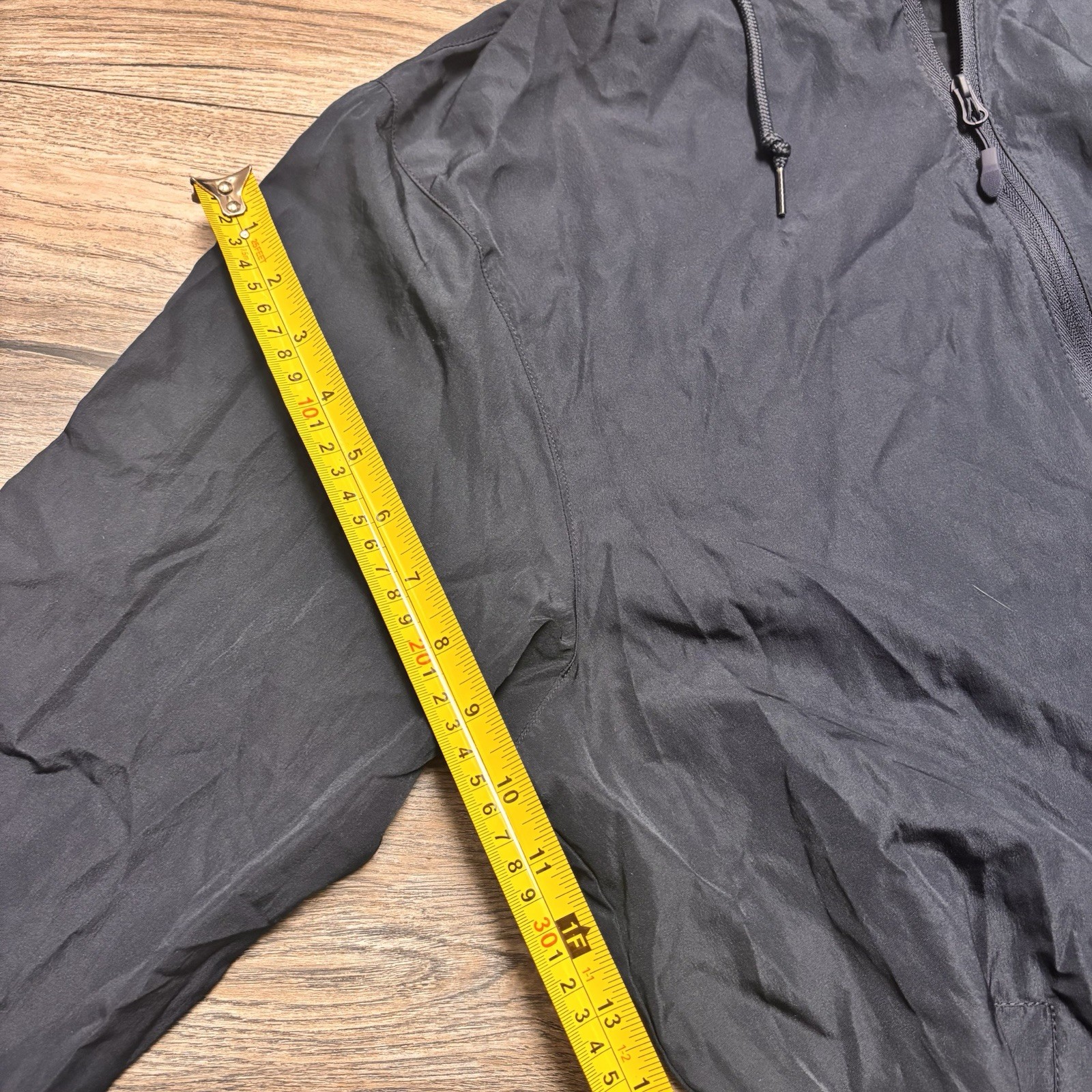 Universal Studios Hollywood Jaws Windbreaker Jack… - image 9