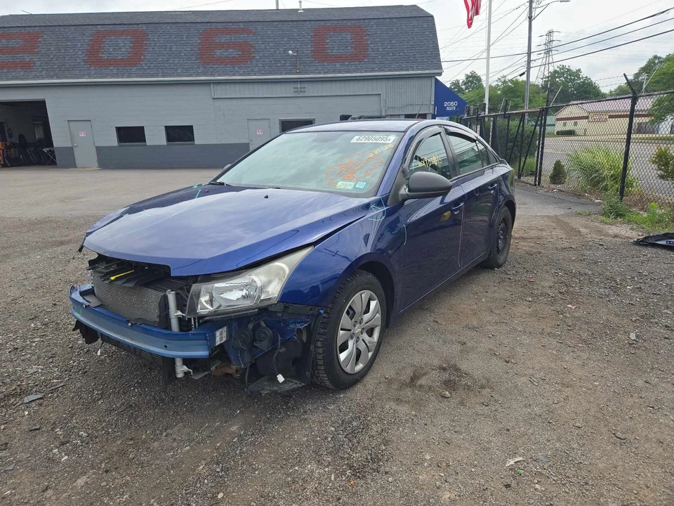 Conjunto de luz trasera derecha usado se adapta a: Chevrolet Cruze 2013 montado en tapa grado derecho Foto 2 de 4