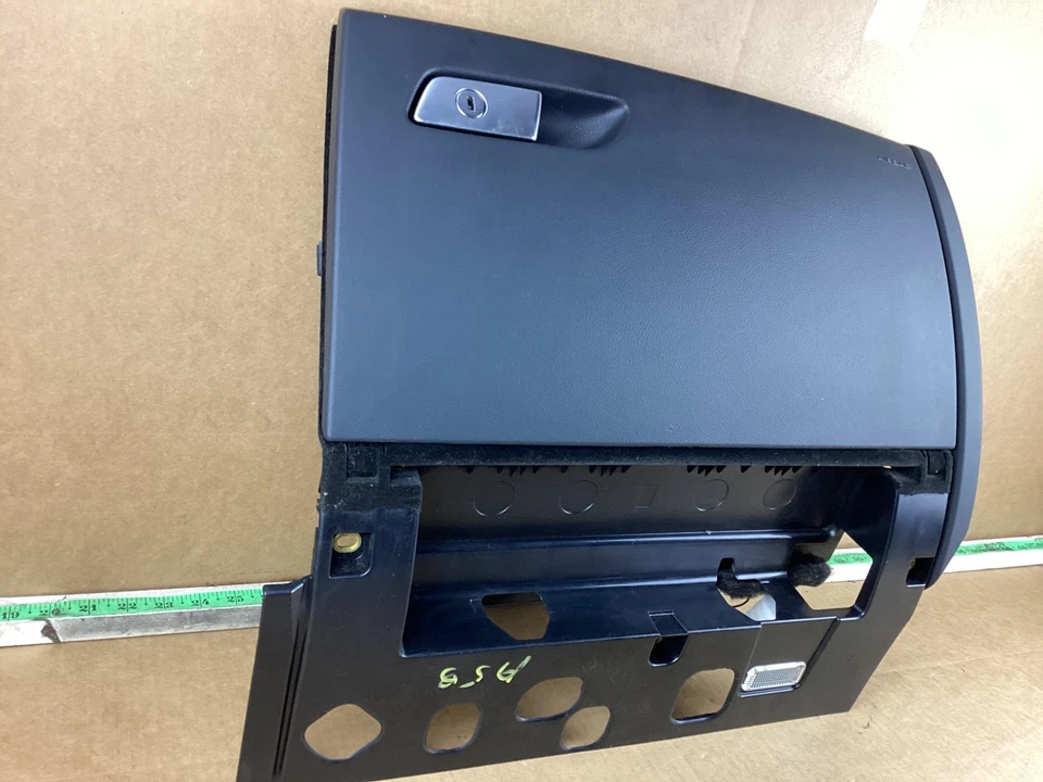 Audi A6 2013-2018 salpicadero guantera compartimento de almacenamiento Z02450004 OEM Foto 3 de 4