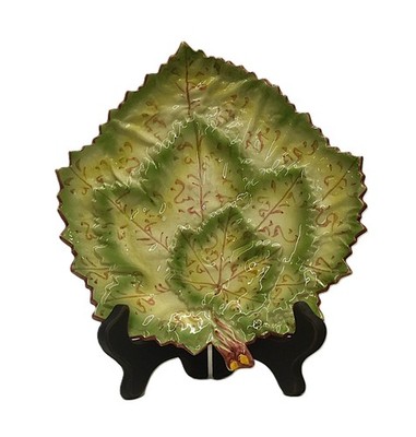 Vintage Bordallo Pinheiro Majolica leaf plate 153M