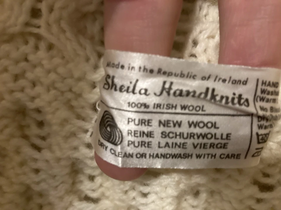 Cárdigan suéter de lana irlandesa 100 % pura tejido a mano Sheila de colección Foto 3 de 4