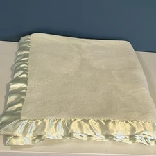 Koala Baby Light Green Stroller Blanket Luxe Plush Satin Trim Babies R Us 30x38”